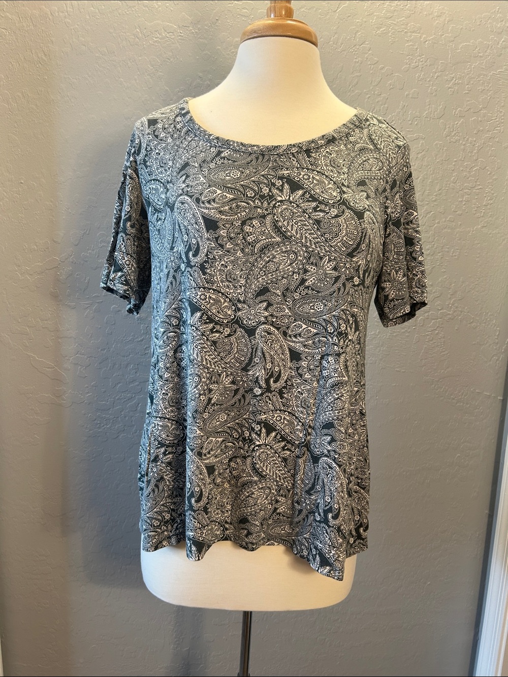 Westport Grey Tee with Paisley Design